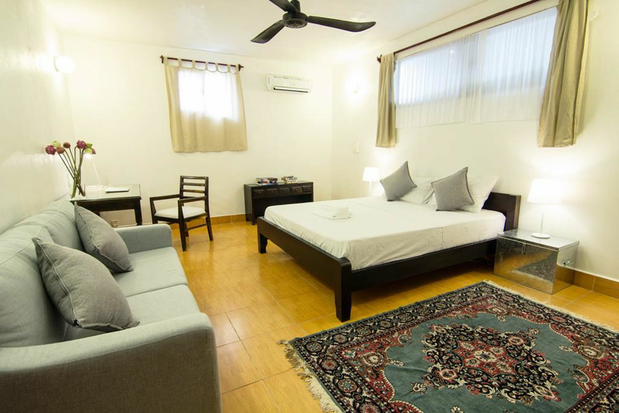Yk Art House Hotel Пном Пен Екстериор снимка
