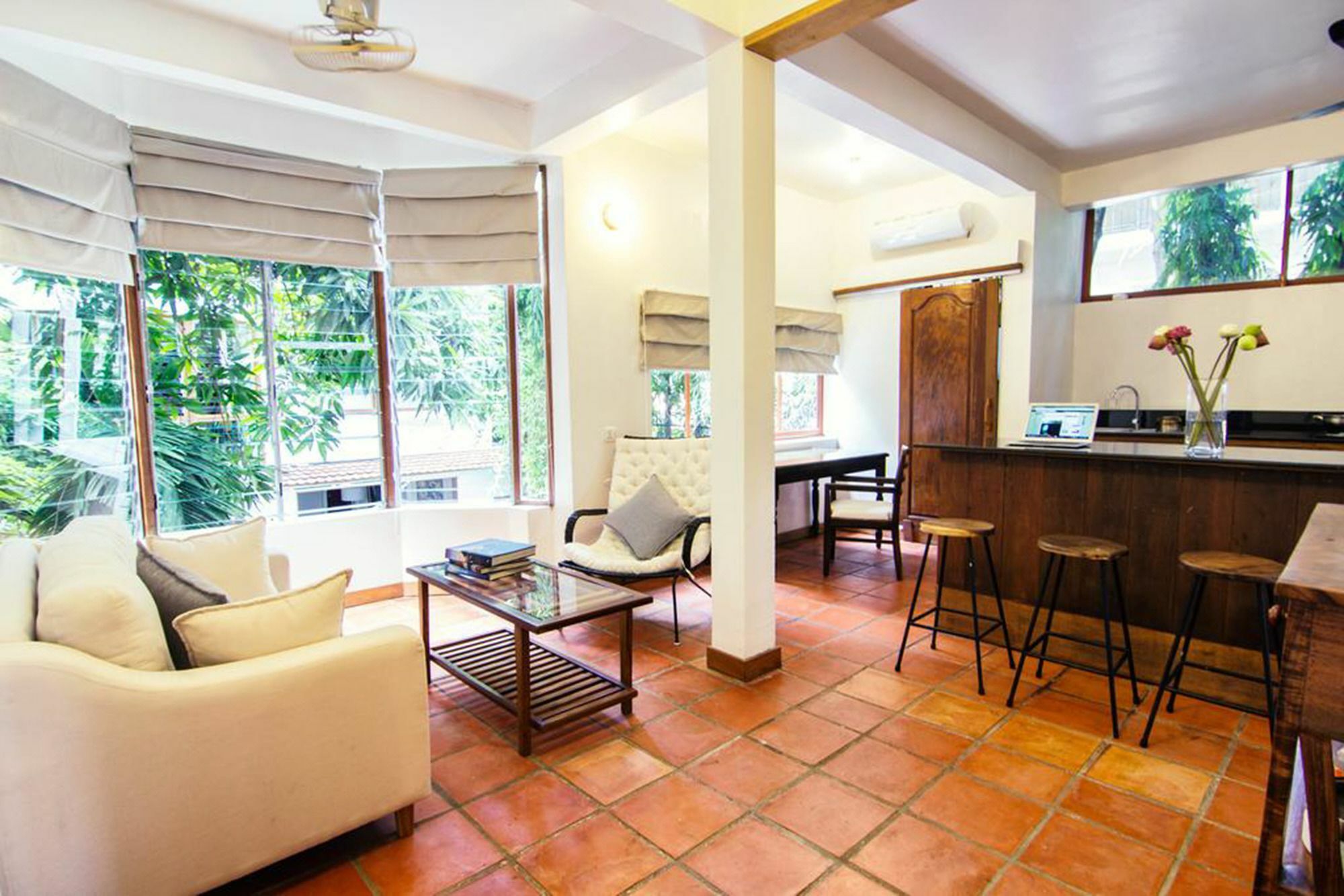 Yk Art House Hotel Пном Пен Екстериор снимка