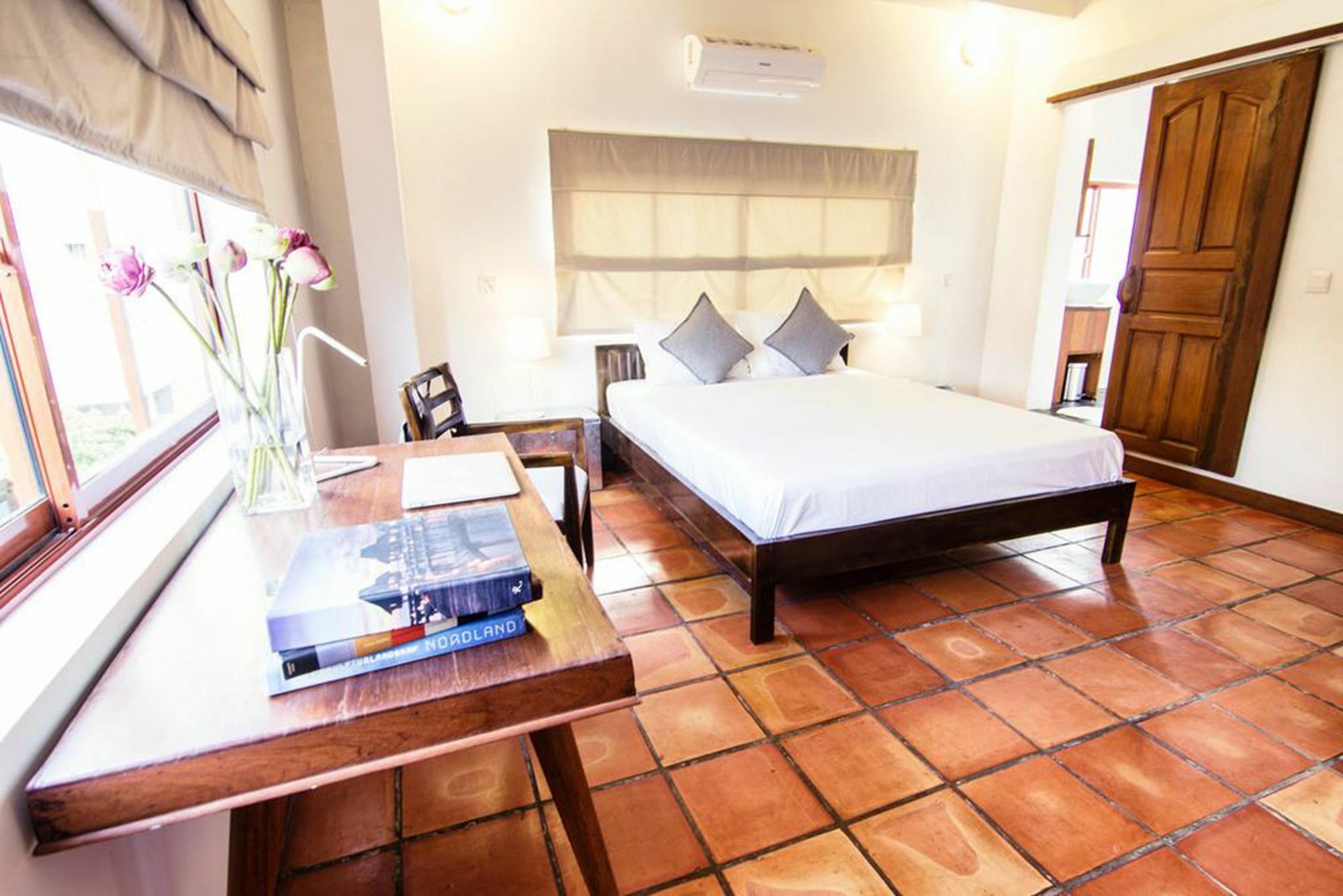 Yk Art House Hotel Пном Пен Екстериор снимка